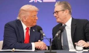 Thủ tướng Anh bỏ tiền túi giữ lại dây chuyền được ông Trump tặng